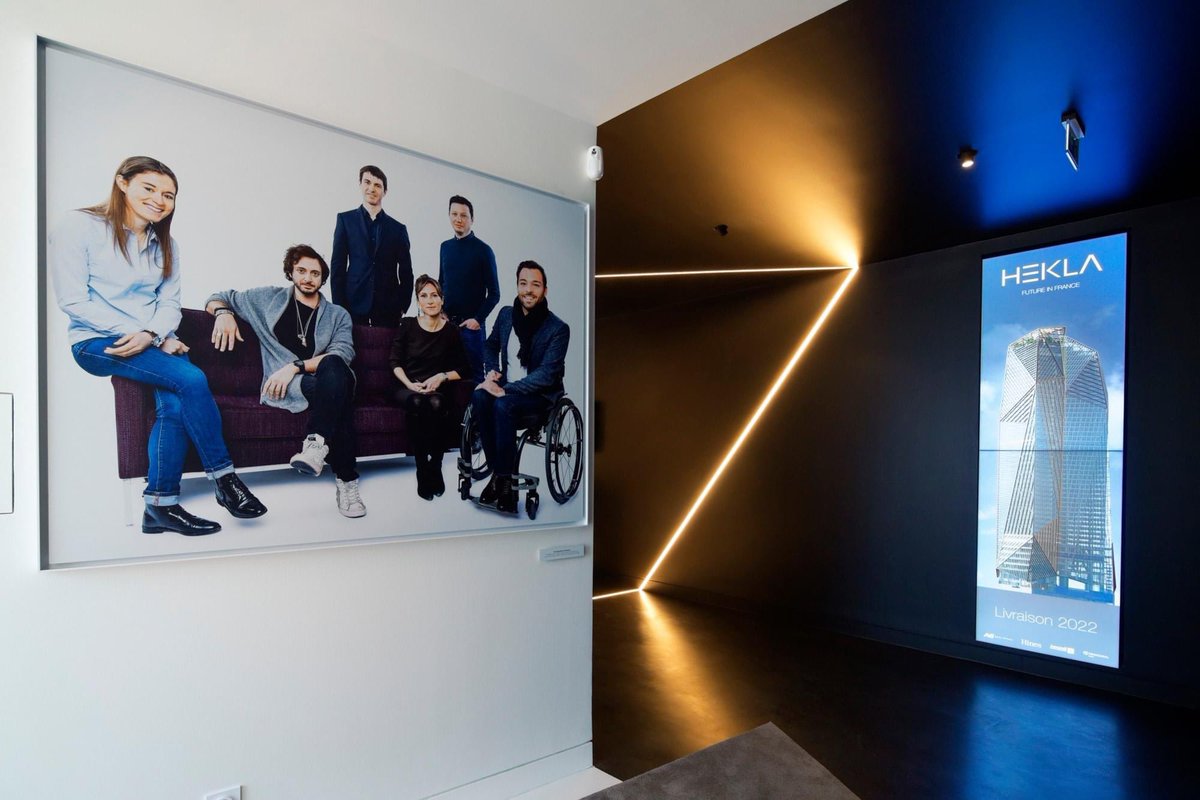 La marketing suite
160m2 sur deux niveaux pour ressentir ce que sera l’expérience <a href="/HeklaTour/">Tour Hekla</a>. Aperçu de l'espace d'exposition des travaux réalisés par les #créatives ! 😉💪🏻 <a href="/JuliadeFunes/">de Funès</a> <a href="/randhindi/">Rand</a> <a href="/marionflipo/">Marion Flipo</a> <a href="/GregDupontSport/">Greg Dupont</a> <a href="/RamyFischler/">Ramy Fischler</a>.

<a href="/ateliersjnouvel/">Jean Nouvel</a> <a href="/Hines/">Hines</a> <a href="/Amundi_FR/">Amundi</a>