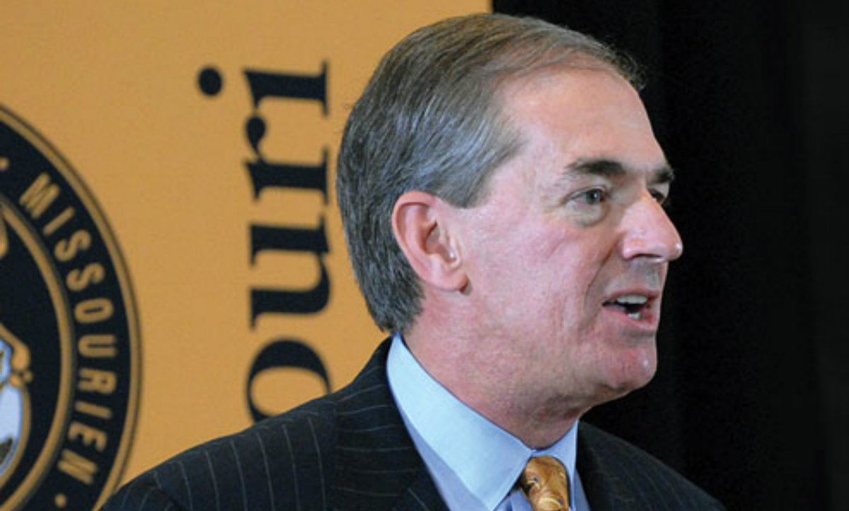 We celebrate Sherry &amp; Gary Forsee for their $2 million gift to support the NextGen Data Science and Analytics Innovation Center, or dSAIC, on the <a href="/UMKC/">UMKC</a> campus in partnership with <a href="/Mizzou/">Mizzou</a>. dSAIC insights will benefit health care and workforce. #KC #Missouri
ow.ly/SyQu50Cpdg0