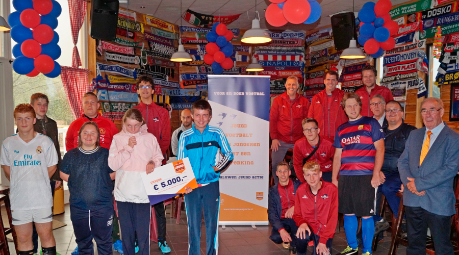 Financiële opsteker voor jouw club?! Weet jij dat jouw voetbalclub een #subsidie kan aanvragen bij de Zwaluwen Jeugd Actie? Best handig in deze coronatijden. Toch? 
👉 zwaluwenjeugdactie.nl/financiele-ops… #voetbal #voetbalvooriedereen