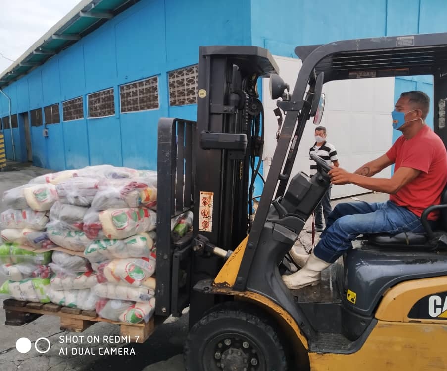 MercalOficial's tweet photo. #19Nov Desde @Mercal_Lara_ se despacharon 1.606 combos alimenticios para el "Instituto Nacional de Nutrición" y así dar cumplimiento al Plan de Vulnerabilidad en el estado Lara
.
#CLAPEnVanguardia https://t.co/X0ElSo77MO