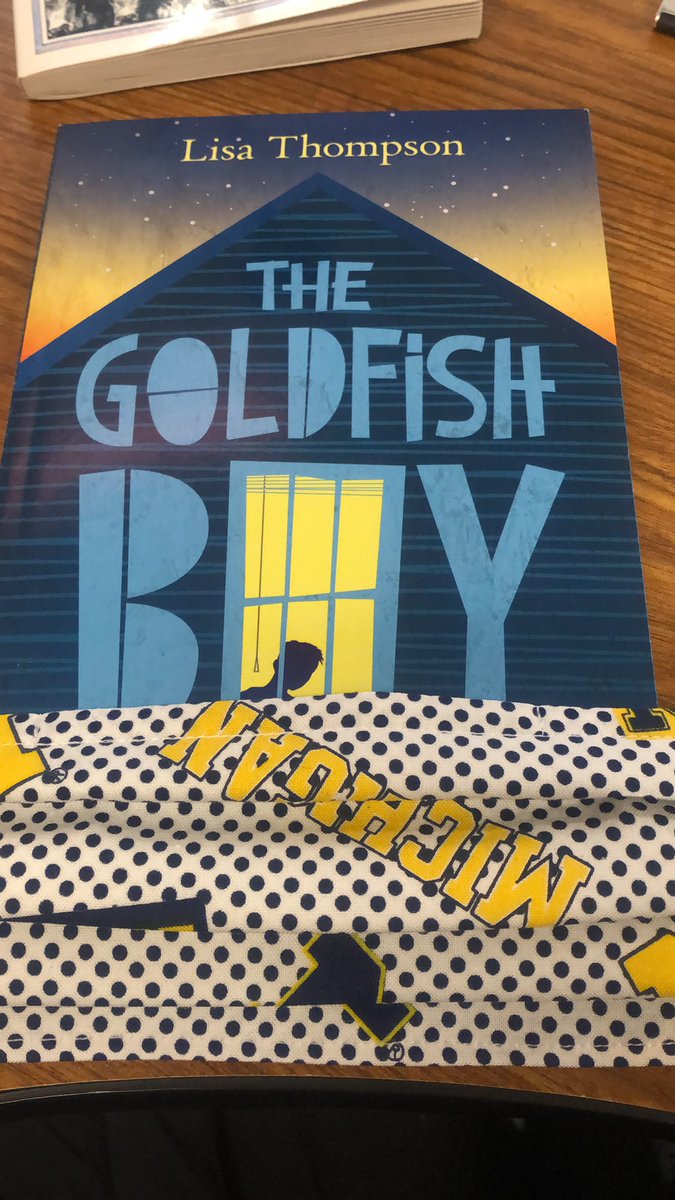 Two sweet surprises in my mailbox this morning! 1) A book from my Scholastic wish list from a very kind family 2) A Michigan mask from a secret gift-giver! Feeling thankful for kindness from students and families during distance learning!