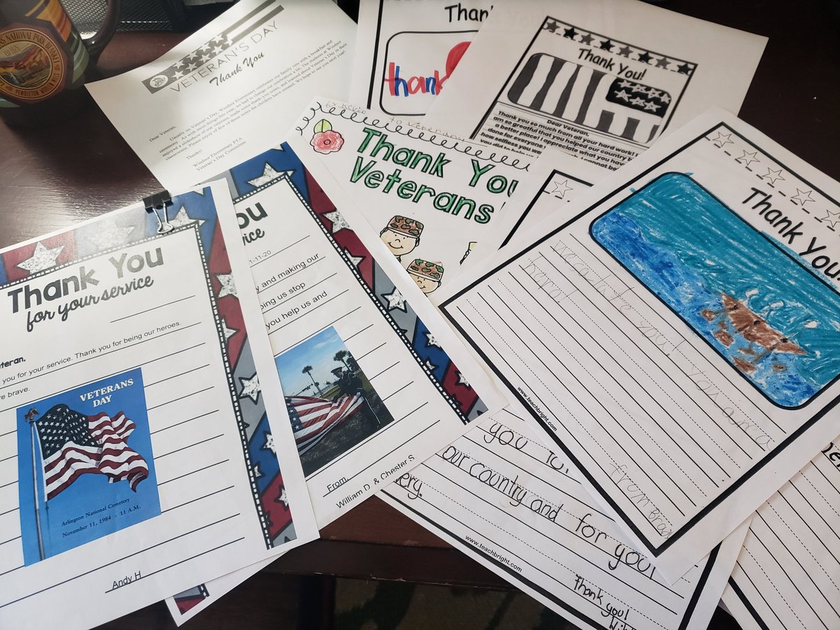 Wow!!!! Thank you! I got mail! (I'm not crying, you're crying) #USMC #D25itspersonal #VeteransDay2020 <a href="/WindsorWildcats/">WindsorWildcats</a> <a href="/ahsd25/">ArlingtonHeightsSD25</a> <a href="/Windsor_PTA/">Windsor PTA</a>