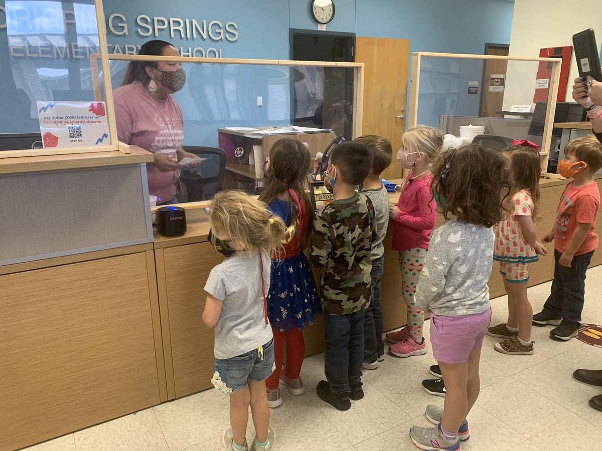 KristinTudor_'s tweet image. Pre-K is on the hunt for their gingerbread man! #bedse