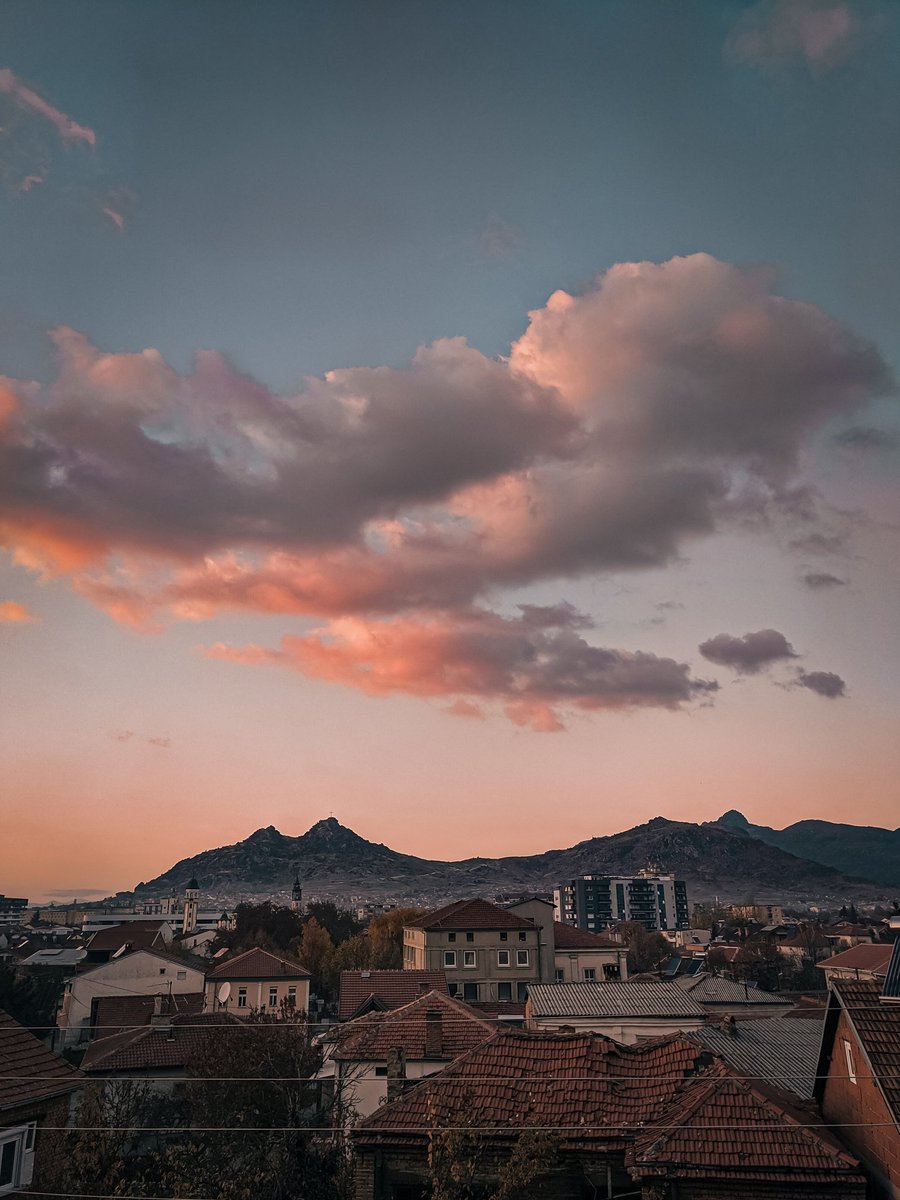 Само да ве поздравам. ⛅
