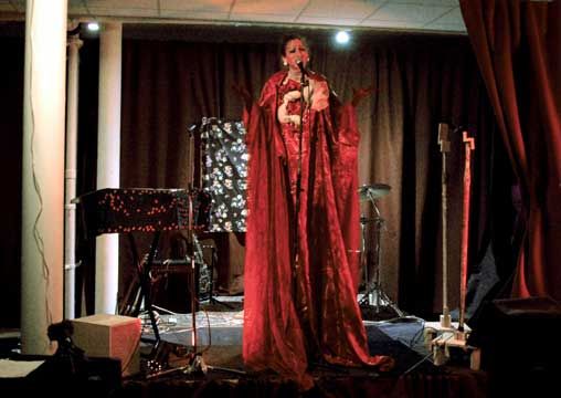 ArtinGeneral's tweet photo. For the 11th edition of #DroppedByAiG, the wild and wonderful performance work of Rachel Mason from 2006, at a celebration of Art in General's 25th anniversary. https://t.co/mSbVo65gwe