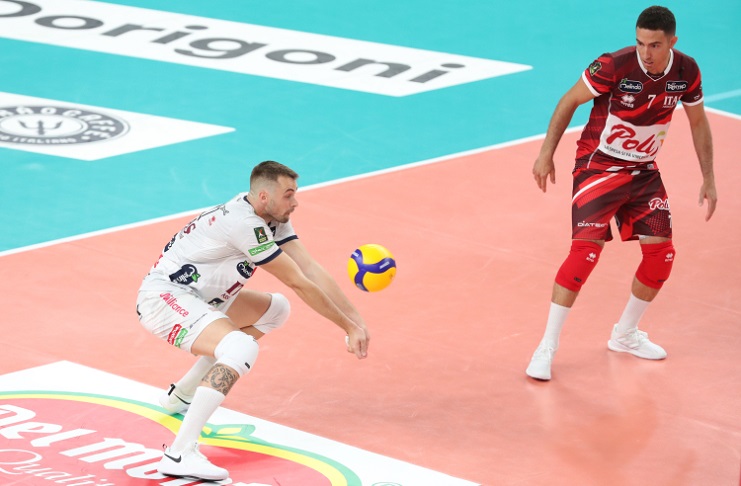 thevolleynews's tweet photo. Kooy, Rossini e Sosa Sierra da oggi di nuovo al lavoro. Tamponi negativi - https://t.co/pLwyn1ntuH

#VolleyNews #Covid19 #DickKooy #ItasTrentino #LuisTomasSosaSierra #SalvatoreRossini #SerieA #Superlega https://t.co/mdkFrw9dI0