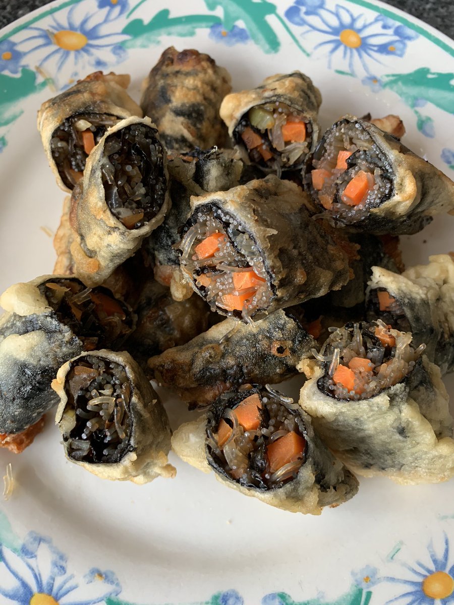 VJ_WinterFriend's tweet photo. I Made the Mellow Comfort for Tae’s Room and I’m really happy with myself 😋🌸even though there could be some improvement next time but my sister love it so much 😍😋💜 💜💜🤗🤗@BTSARMYKitchen #Curated_by_ARMYKitchen #PathToBE @BTS_twt #BETODAY #Borahae #VisMYComfort https://t.co/IFwZLykrVp