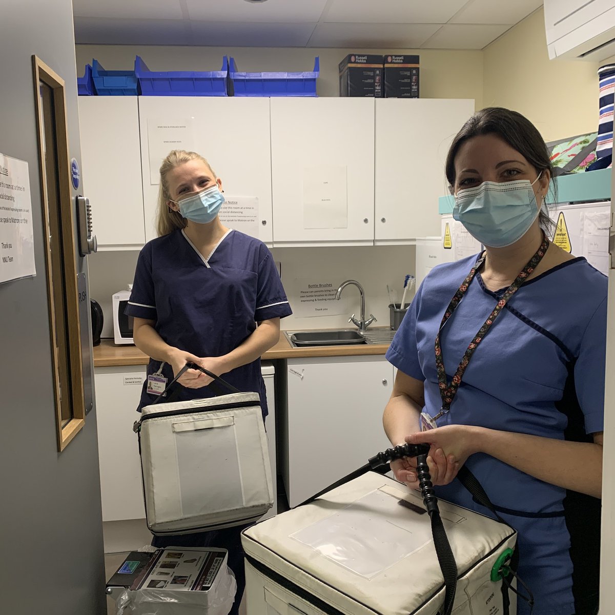 serv_sl's tweet photo. Big day out for Mary Ann. Two milk runs between @KingstonHospNHS NNU and @StGeorgesTrust NNU... and the chance to meet a new member of the feeding team at @KingstonHospNHS NNU. We already love working with Super Sarah 🦸🏻‍♀️... now we get to work with Legendary Laura 🦸🏼‍♀️as well 🥳🤩🥳 https://t.co/KPg2pKz1Fc