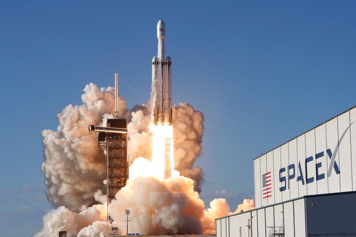 9/ Rather than accepting the "truths" he had been told about the cost of a rocket, Musk grounded his problem solving in first principles.Today,  @SpaceX rockets are safely delivering humans to space and the dreams of a Mars voyage are alive.Score one for first principles!
