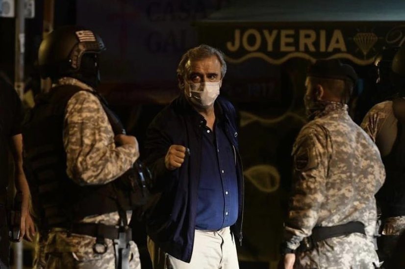 mariocolman's tweet photo. El día q nos toco vivir una jornada de mucha tensión, nervios e incertidumbre, allí también estuvo presente @jorgewlarranaga respaldando el accionar policial y acompañando a la familia. 

Inédito la presencia de un Mtro. en hechos de estas características, espalda con espalda! 💪🏼 https://t.co/dEaB2sU1cr