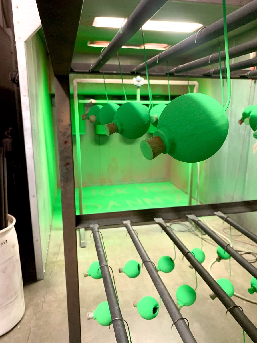bottle_breacher's tweet photo. This can only mean 1 thing.... GRINCH FRAGS!! #comingsoon‼️ https://t.co/ZoVeoXnocL
