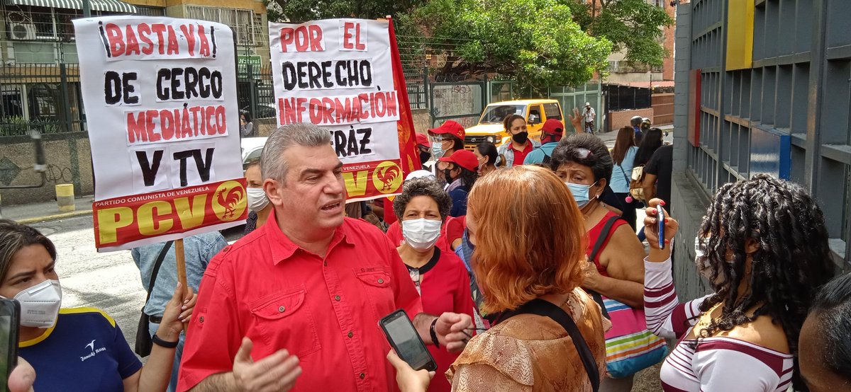 Tribuna Popular Web (@_tribunapopular) on Twitter photo <a href="/yuljabour/">Yul Jabour</a>: Es un hecho público y rechazado por amplios sectores de la opinión pública nacional e internacional la premeditada censura contra las fuerzas políticas agrupadas en la <a href="/APR_Venezuela/">Alternativa Popular Revolucionaria (OFICIAL)</a>
#AltoAlCercoMediático contra el PCV <a href="/yuljabour/">Yul Jabour</a>: Es un hecho público y rechazado por amplios sectores de la opinión pública nacional e internacional la premeditada censura contra las fuerzas políticas agrupadas en la <a href="/APR_Venezuela/">Alternativa Popular Revolucionaria (OFICIAL)</a>
#AltoAlCercoMediático contra el PCV