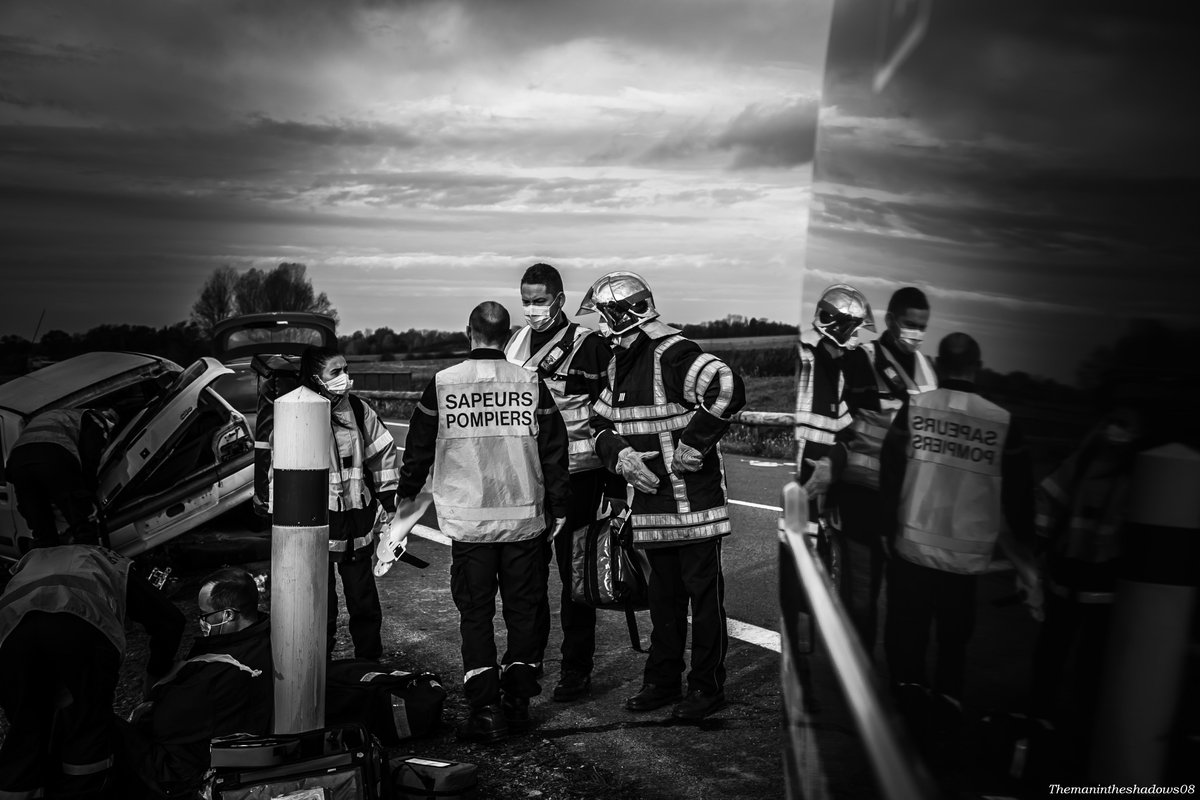 sdis08's tweet photo. Les accidents de la circulation représentent 6 % des interventions des sapeurs-pompiers. Ici, les #SP s'entrainent lors de la Formation de Maintien et de Perfectionnement des Acquis #FMPA. #SecoursRoutier. #AVP #Ardennes #AuvillersLesForges #SignyLePetit https://t.co/zdrHyMXNjQ