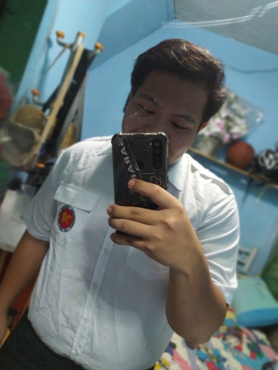 edmoyanolasco's tweet photo. I found my uniform when I was Senior High School ❤️💛
#airlink #ALIAC https://t.co/d3rQBaqXNP