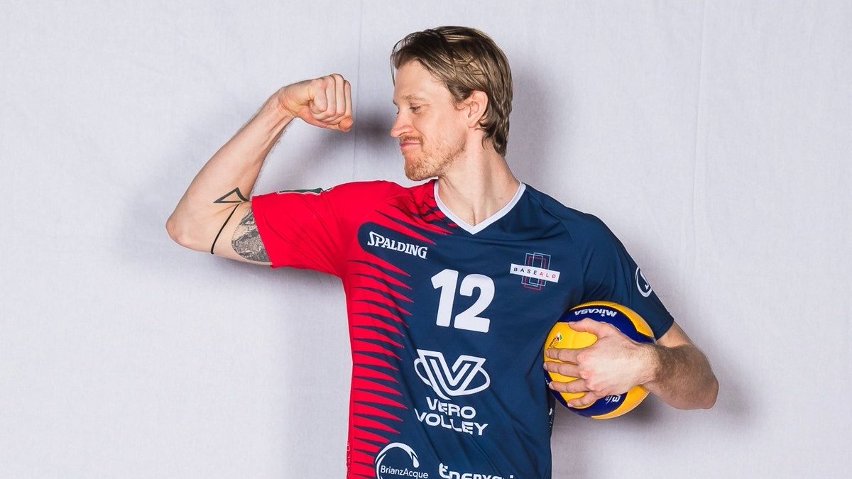 usavolleyball's tweet photo. Women's league play has begun in China 🇨🇳 and it's intense! Get all the news on women's and men's national team players competing around the world! 🌐 #NTUpdate
Read it here | https://t.co/6pLOugiZ4P https://t.co/DbV0TuSOPh