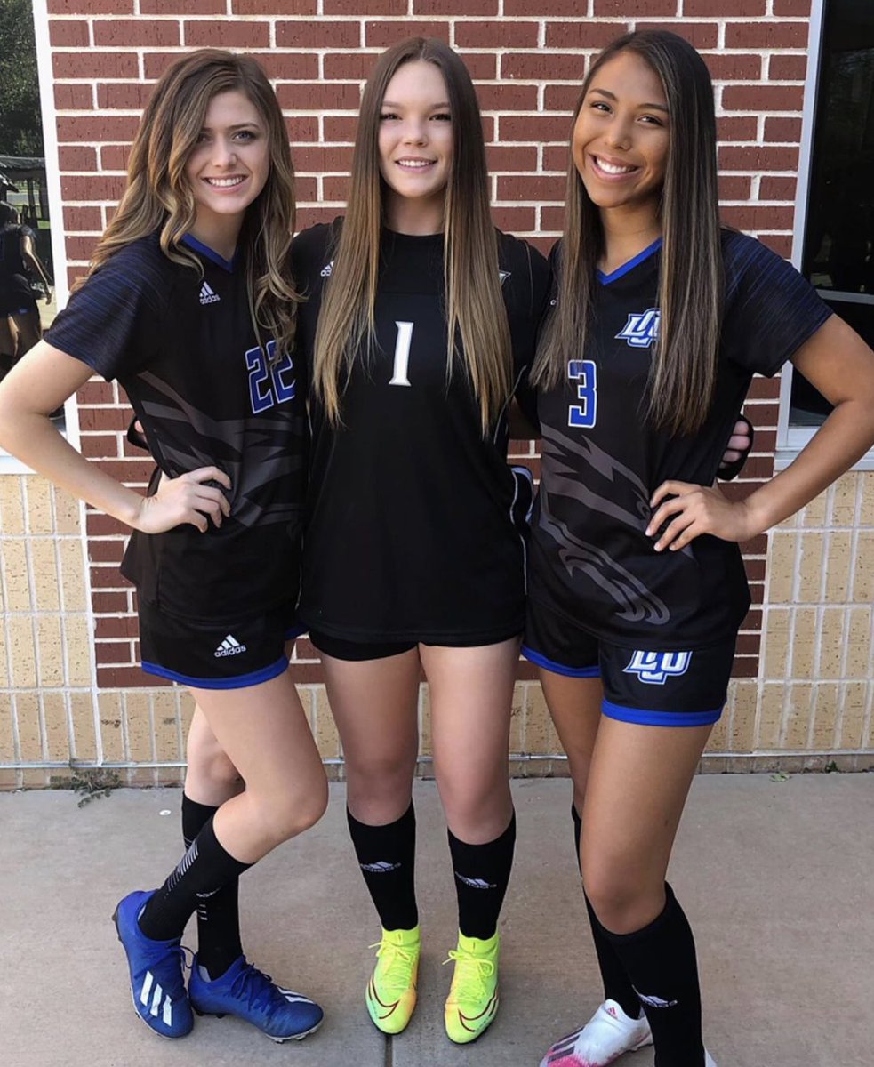 hannah_wise16's tweet photo. Senior year! https://t.co/BYJTxc3Hi5