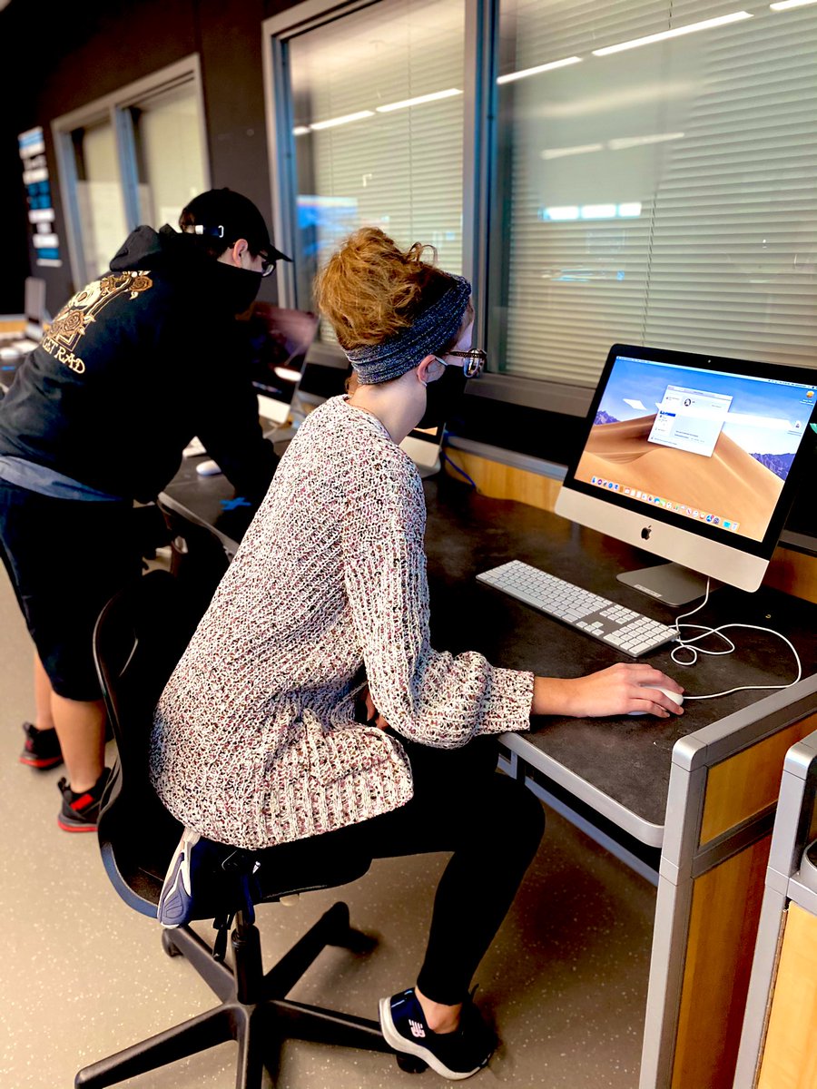 hctcdesign's tweet photo. Thanks to @mrichey125 and the infotech students for helping with the graphic design lab maintenance! #collaboration @EMSISD_CTE #hctcready https://t.co/GcXKEgser3