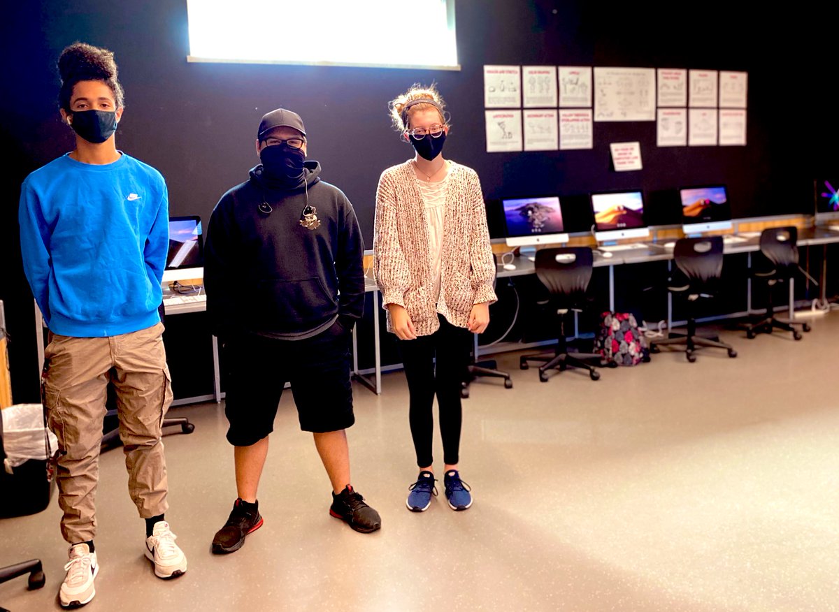 hctcdesign's tweet photo. Thanks to @mrichey125 and the infotech students for helping with the graphic design lab maintenance! #collaboration @EMSISD_CTE #hctcready https://t.co/GcXKEgser3