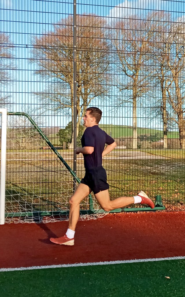 Officer Cadets take part in 150+ person relay as part of the HMS Norfolk Trophy.  Every member of 20-3 took part in the race; each running their own 1-mile race. The top 50 times are entered into the navy-wide competition and also provides some inter-division rivalry!