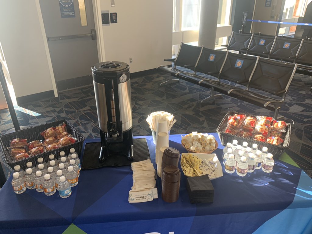 Kelly84Clark's tweet photo. Celebrated the launch of @JetBlue RIC-TPA flight 1593 this morning with @Flack4RIC.  We are very excited in RIC to be adding TPA to our route map.✈️ https://t.co/bfu0YNXG7M
