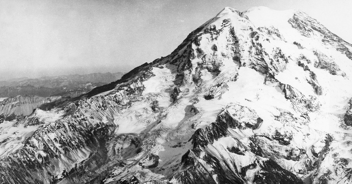 The existing record of 1,122 inches had been set in 1971-72 on Mt. Rainier (pictured), 150 miles from Mt. Baker. It’s a snowy region, thanks to Pacific storms that slam into the Cascades all winter. In 1998-99 La Niña conditions and cold temps made things even snowier. 3/9