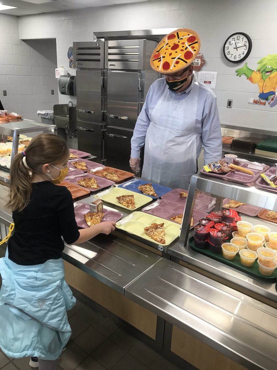 Thank you, Superintendent <a href="/StevenASayers/">Steve Sayers</a> , for helping us at Powers Elementary with <a href="/dominos/">Domino's Pizza</a> Pizza day!!! Everyone loved seeing you, especially with your Pizza Hat! #PizzaDay #Thankful <a href="/PowersPTO/">Powers PTO</a> <a href="/PrinceAppleTepp/">Brian Teppner</a> @EngleMrs