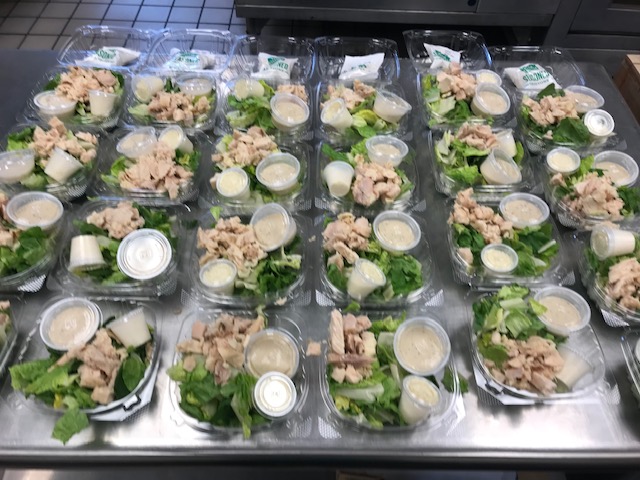 Chicken Caesar Salads for lunch today @PSDGrasse YUM!
#PennridgeProud #SupportSchoolMeals 😋🥗🍴