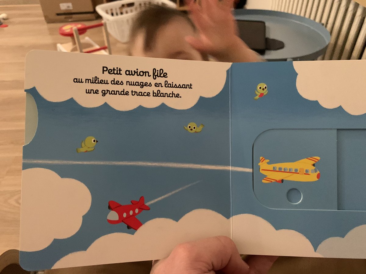 9 mois c’est trop jeune pour l’explication des Chemtrails ?