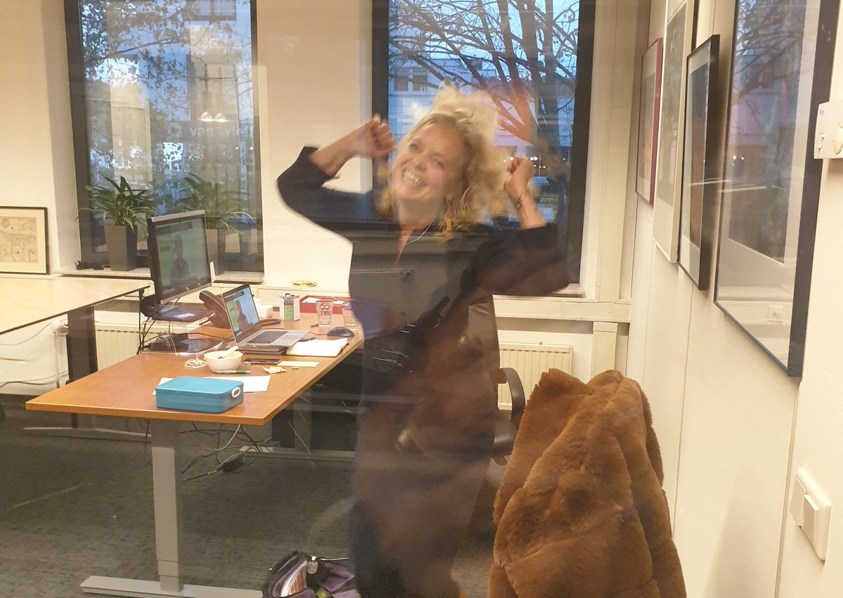 Adfiz's tweet photo. Collega Sonja Cats @sjdc08 is 'Verenigingstalent van 2020' geworden! Wij zijn ontzettend trots en blij dat zij deze mooie award heeft gewonnen, het is haar zo gegund. Sonja, van harte gefeliciteerd! https://t.co/FvsAWi3wjn