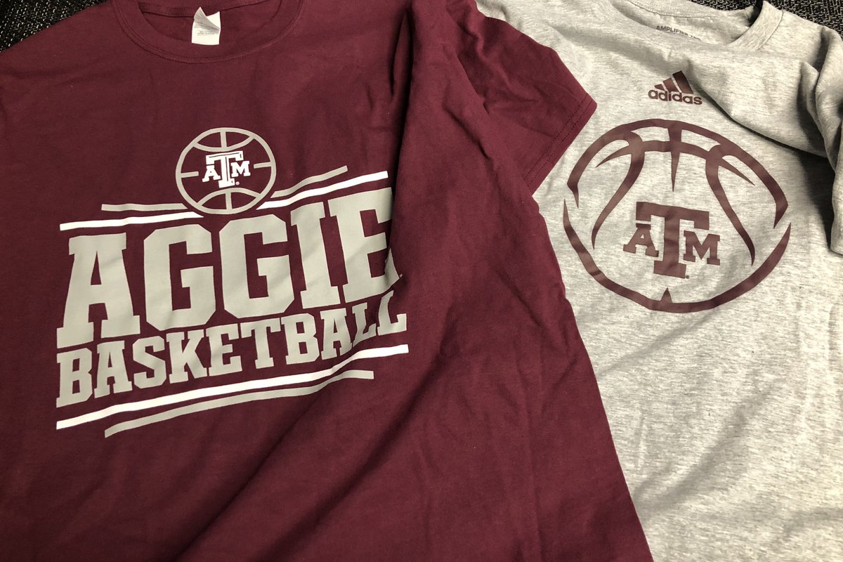 AggieWBB's tweet photo. Everybody loves free shirts 😍 

RETWEET to win this t-shirt pack!
Size: Adult XL

#GigEm https://t.co/G6XA1rnlIe