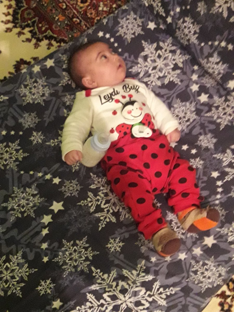 #TesettürEtiketDeğilAyettir lütfen elden ele paylaşın Allah rızası için Asya bebeğim için sesimi  duyuruyorum  eşim asker olduğu için kızıma hiçbir şey alamıyorum şekerlisoy edip veriyorum İyi beslenemiyor ne olur mama ve beze  yardımcı olun lütfen Allah için ne olur kardeşlerim