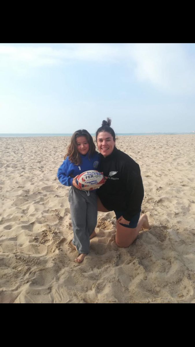 jmsalmeneiro's tweet photo. Un placer contar con nuestra querida compañera Laura Delgado "Bimba" como madrina del club rugby Cadiz CF en la campaña de la FER, "Yo seré una leona" https://t.co/OEflZYiPbd