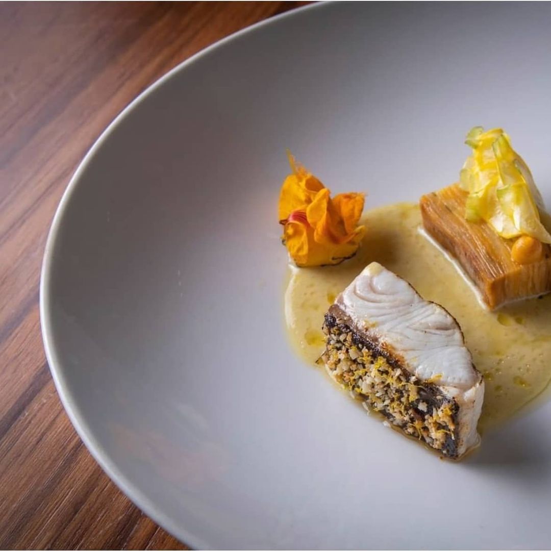 FoodandTravelMX's tweet image. El @restMigrante, que el chef @ferzavalayuban está por abrir en la colonia Roma, ofrecerá durante diciembre experiencias culinarias a domicilio que estarán integrada por 3 opciones de cenas con base en el menú del restaurante. ¡Reserva tu experiencia! migrante-roma.com