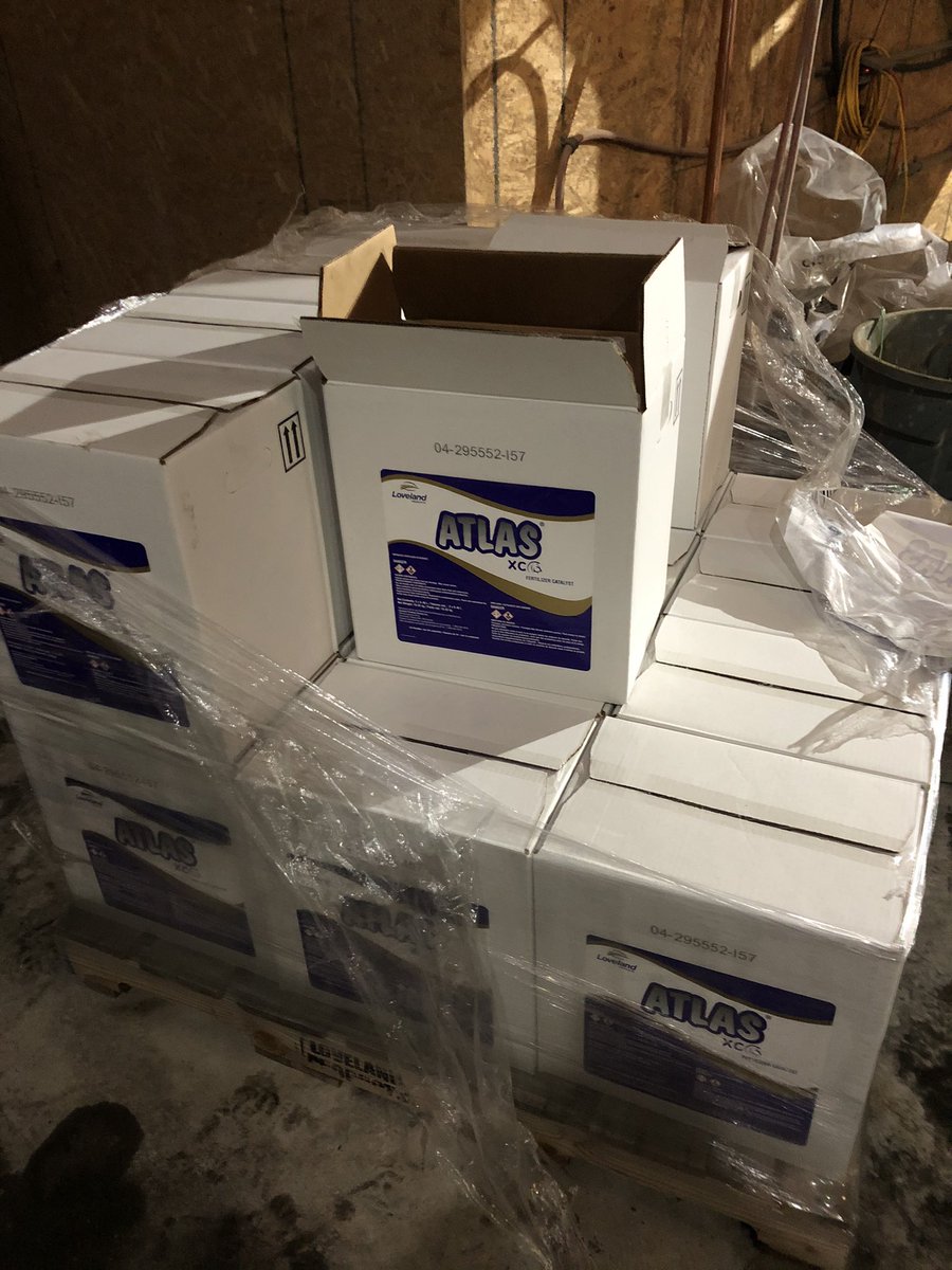 DouhaniukI's tweet photo. Nutrien Ag Solutions Lumsden SK, coating today with Atlas XC! Building an Atlas XC wall! A great product to enhance your P and K dry fertilizer. @AGRICENLIFER @matty_biscotti @LovelandCDN @Shelby_LaRose01 @ChrisPile82 @MatechukT https://t.co/rBmpBeHz3j