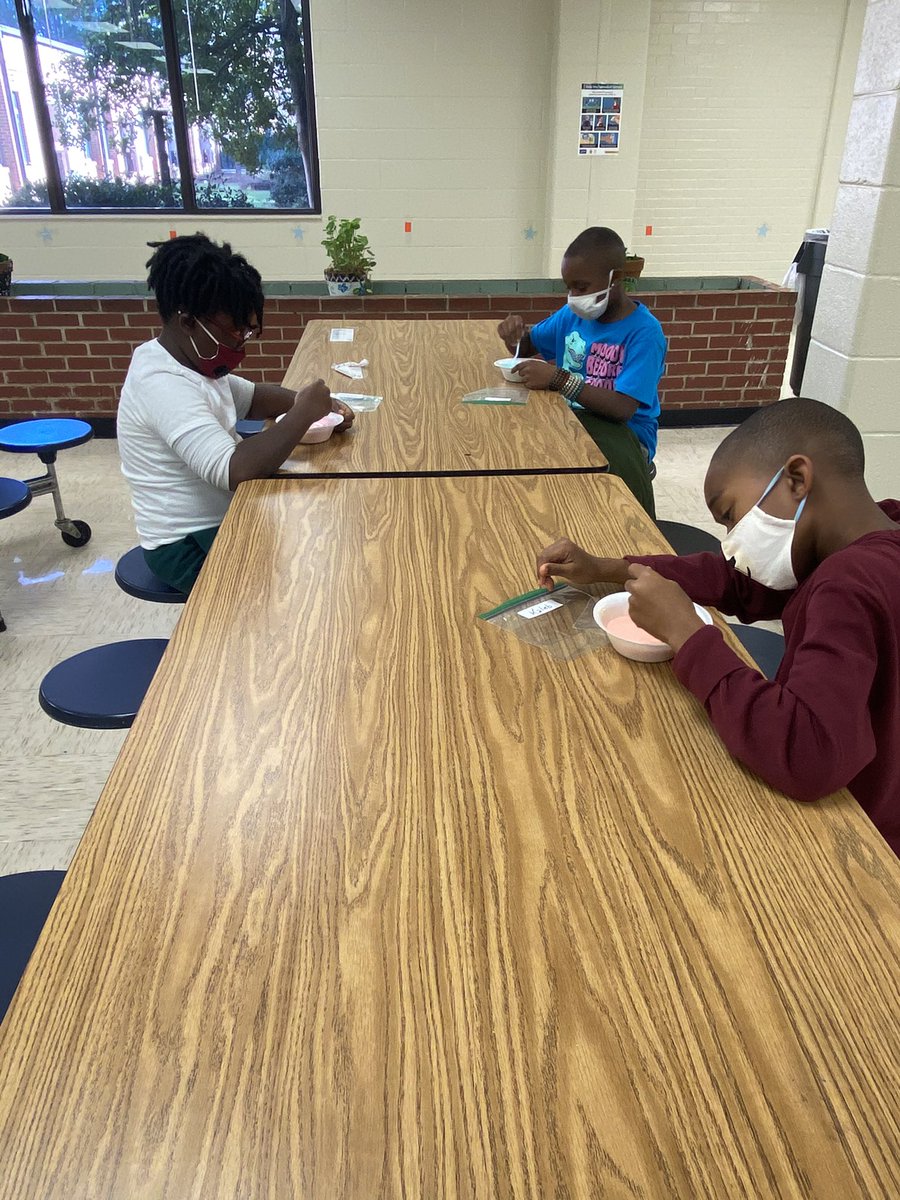Making slime in 21st Century Afterschool <a href="/HeardMixon/">Heard-Mixon</a> <a href="/DeenajSams/">Deena Sams</a> <a href="/Skys_Yaya/">Yolanda Brown</a>