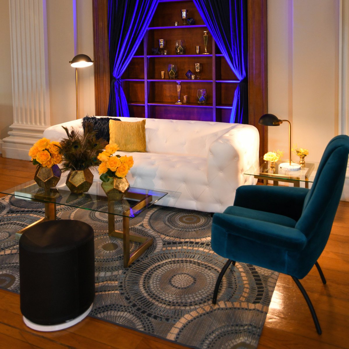 CORTEvents's tweet photo. The oversized, tufted, white vinyl Constellation Sofa is soft, stylish, and naturally anti-microbial. Use it in your next event space design. Find inspiration on our website. https://t.co/Yp8OT31nVd https://t.co/PPShSEODKw