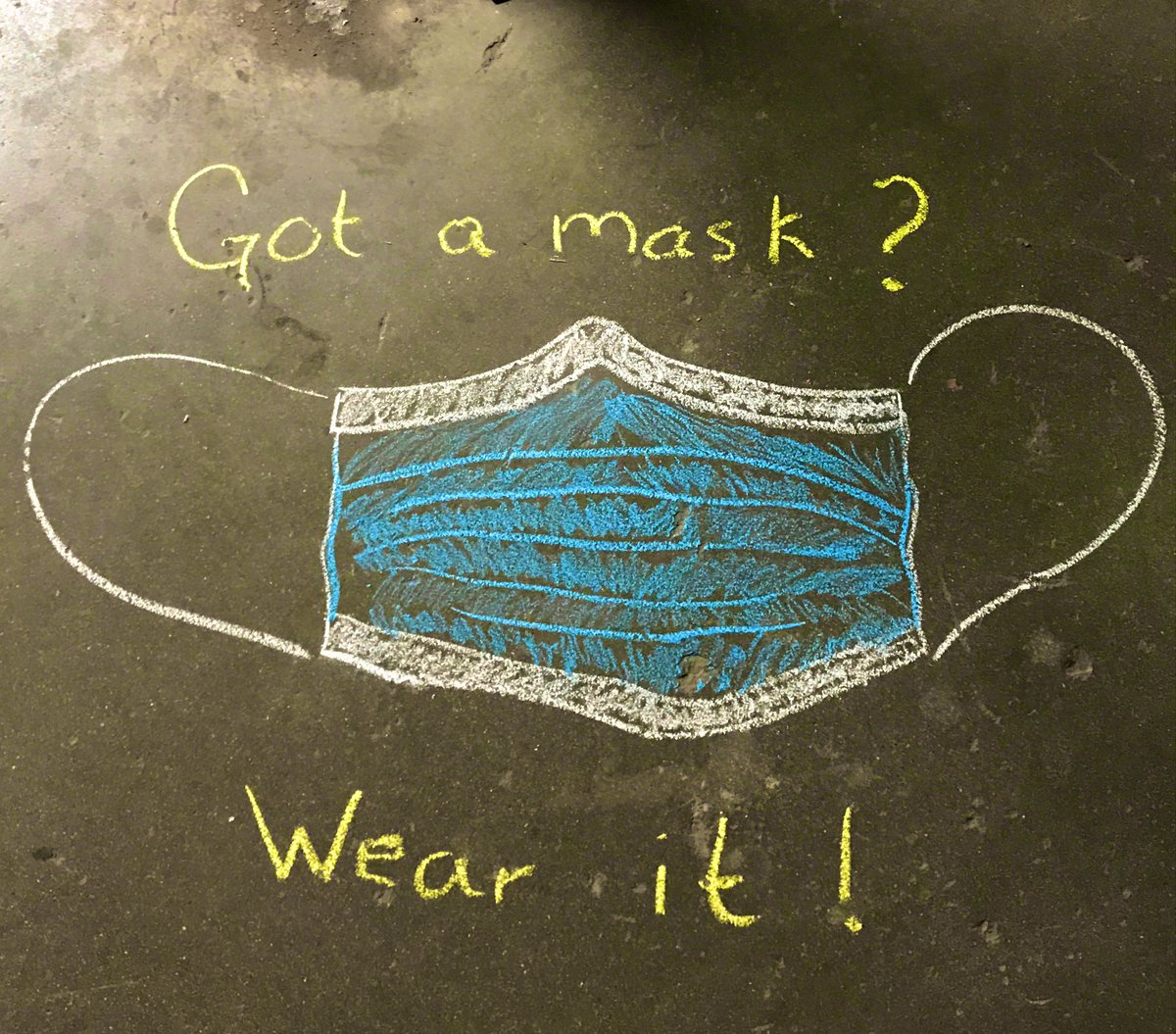 All masked up here on the 81st Street Preload! 
#ChalkTalk #Indy81stPreload #UnderstandPersonalSafety 
@ibey_james <a href="/Tompaulson67/">Tom Paulson</a>