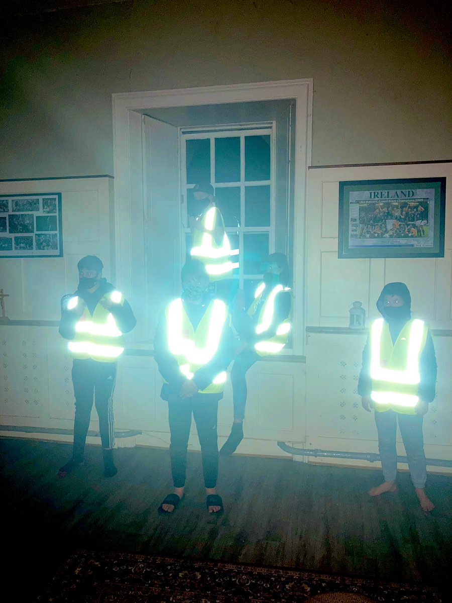 Students ready for the darker evenings. Thanks to <a href="/RSAIreland/">RSA Ireland</a> for the high-vis vests  <a href="/GlenstalSchool/">Glenstal Abbey School</a> #BeSafeBeSeen