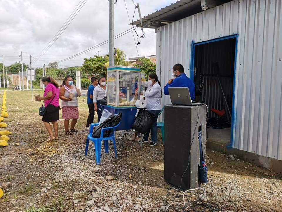 RigoPinto1's tweet photo. El Automercado Municipal ya está atendiendo a los habitantes.
Invito a la población, a sumarse a este proyecto.
Nuestro municipio crecerá, si movemos la economía dentro de lo local. https://t.co/FWIdFb3mNY