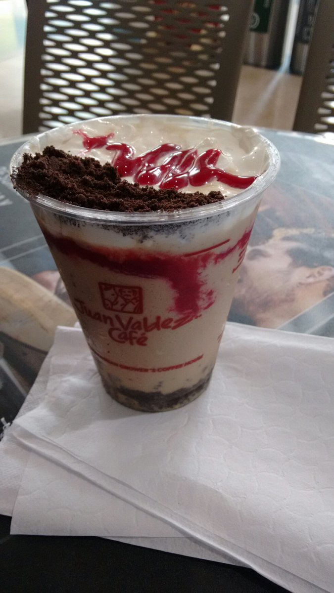 PauTP23's tweet photo. Paso para conquistarme N° 6705 cualquier tipo de Frappé! El nuevo invento "Noche Buena" 💘 #MyMoodForEver https://t.co/6MSMDi2Gbq