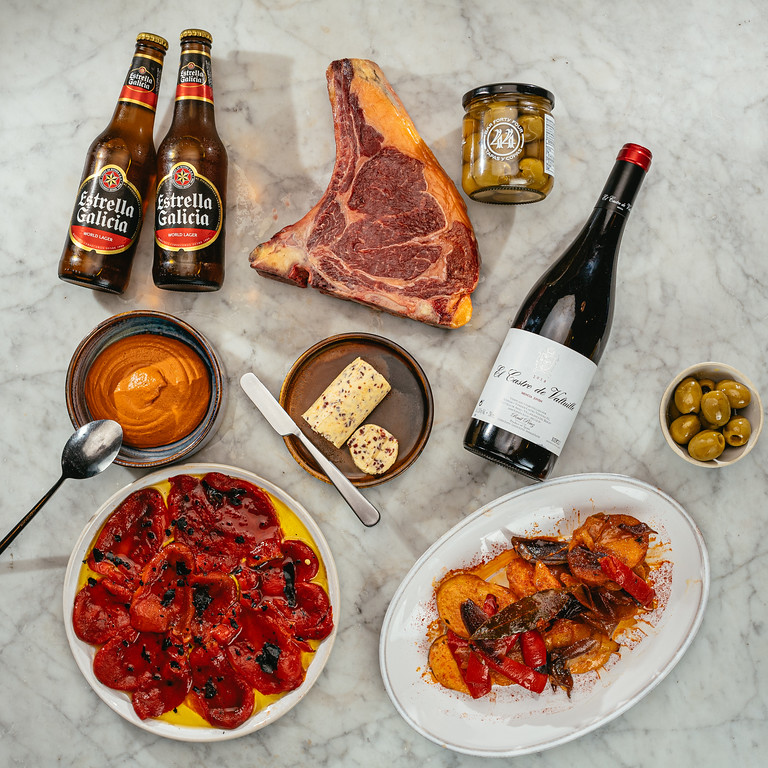 🎉Gift Boxes &amp; Hampers!🎉 ⁠
⁠Our ultimate luxury 44 hampers, available today from our #Mercado44 shop with UK wide delivery! Passionately put together by us - our own lovingly made 44 products &amp; the finest in Spanish produce💃🏻Perfect for Xmas! Visit our website to shop now😍