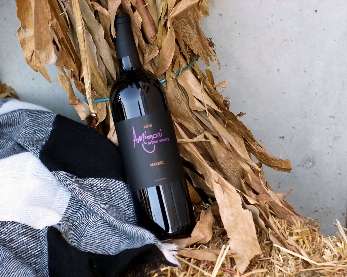 AmigoniWinery's tweet photo. After a long absence, Malbec is Mal-BACK at Amigoni!
Also known as Côt in France, our Malbec exhibits rich dark fruit followed by a smooth cocoa finish. Click this link to order online: https://t.co/xbivmtn2VG 
#malbec #drinklocal #howwedokc #kc #winery https://t.co/ozK0cYCx4T