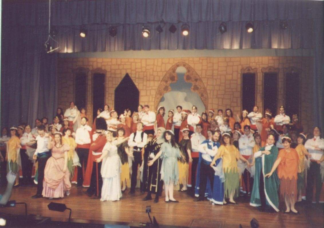 MUGSS's tweet image. 🧚‍♀️🧚‍♂️Soon as we may, off and away!
We'll commence our journey airy -
Happy are we, as you can see, every one is now a fairy! 🧚‍♀️🧚‍♂️

Throwing back to our 1990 production of Iolanthe!

Stay tuned for more #MUGSSThroughTheAges 🔊

📸 Alisdair King and our archive