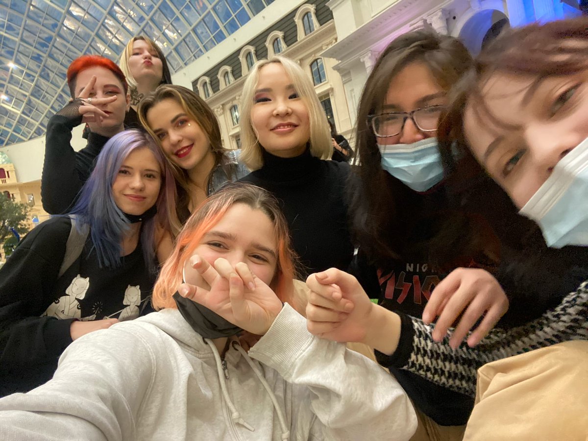 EliteHabyun's tweet photo. Это был мой первый настоящий инпаблик, я немного нервничала, но, думаю, мы хорошо справились ☺️ Атмосфера была очень приятной 😍 Спасибо @gofidemm @Jacckkson3 @Даха за быстрый проект 😅 и всем кто пришёл помочь и поддержать нас 🥺❤️ https://t.co/3hPrRmY8iq