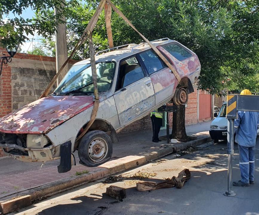 autos abandonados municipalidad dengue descacharrado
