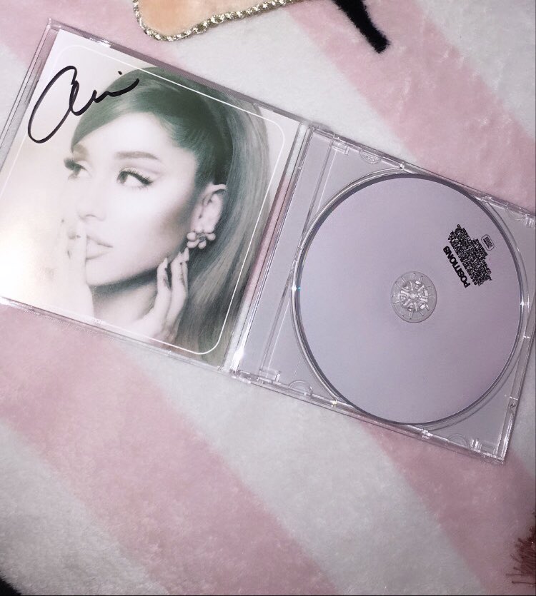 EnNCIY6VcAEGzhM?format=jpg&name=900x900