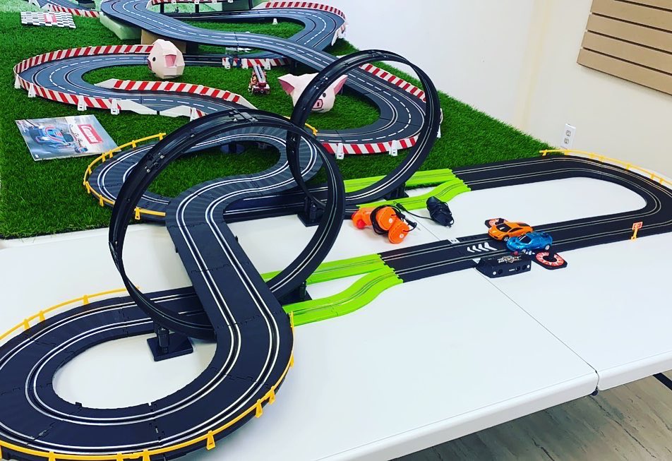 CANCarRaceAndM1's tweet photo. π π Having setup a new exciting racing track in shop ππ
. It is equipped with 2 complete circle loops, like rollercoasterπ’π’
You can try this new track in our shop and buy it for your Christmas party activity.π₯³
#SlotCar #SlotCarRacing #Gift #PE #Summerside #CANCarRaceModel https://t.co/nRy7JUGBle