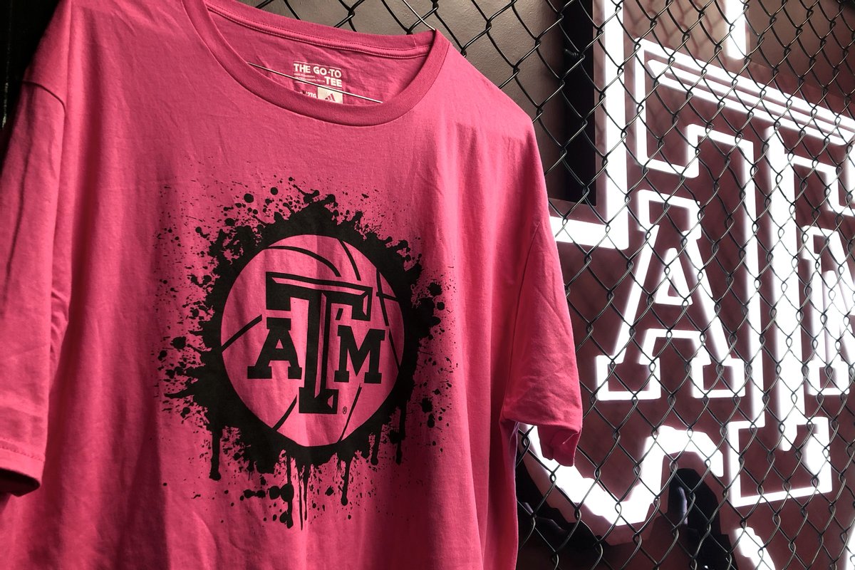 AggieWBB's tweet photo. 'Tis giving season 😬 

RETWEET for a chance to win this pair of Adult 2XL t-shirts! 

#GigEm https://t.co/OVIagsrqXP