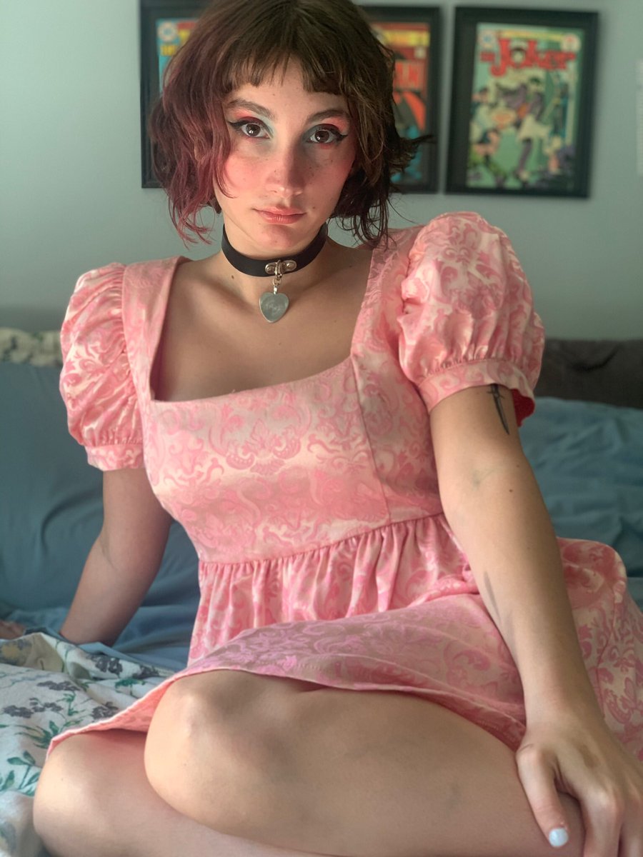 navypeass's tweet image. happy #TransAwarenessWeek2020 I love being me.