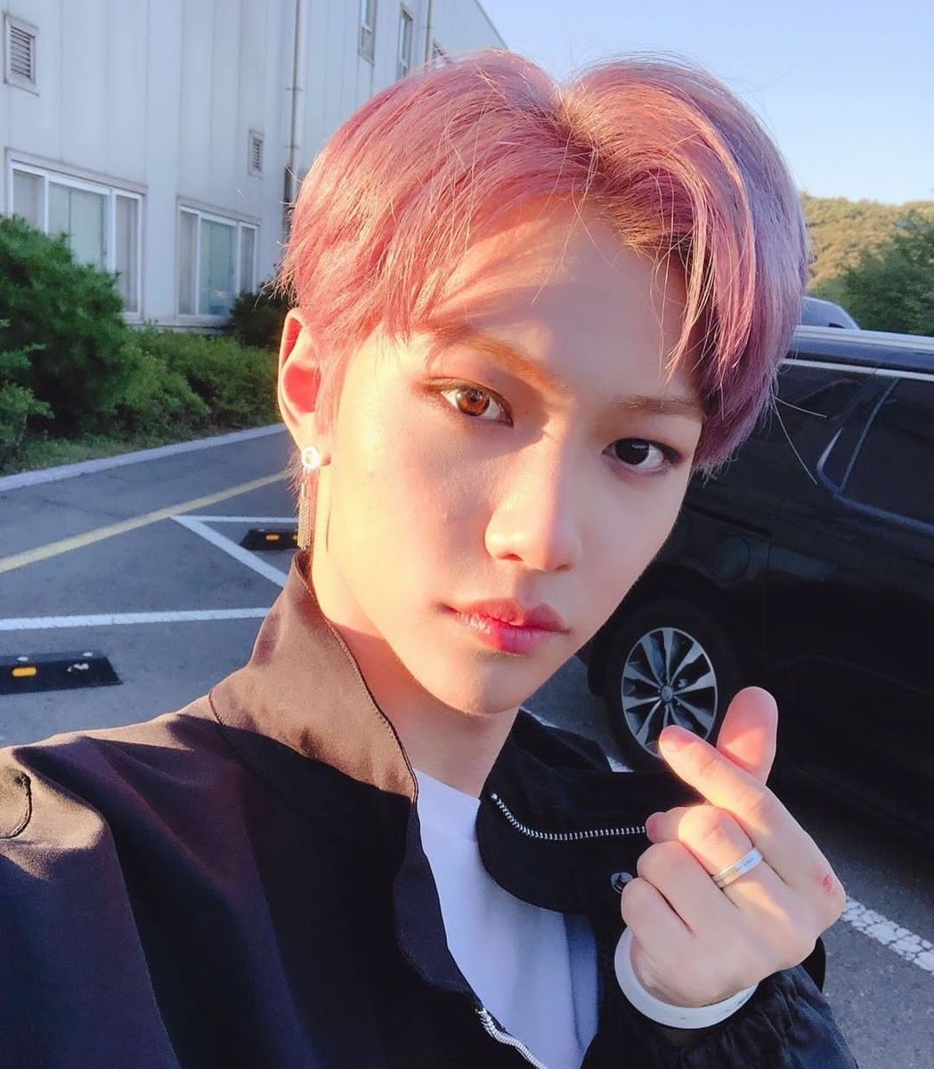 YTHNRCHY_twt's tweet photo. 〤 ° ¡𝖲𝗍𝖾𝗉 𝖮𝗎𝗍!⥋we are ≭ . . . 𝐘𝐎𝐔𝐓𝐇 𝐀𝐍𝐀𝐑𝐂𝐇𝐘 〆 # 𝕡𝕝𝕒𝕪𝕝𝕚𝕤𝕥
[#TXTBlueHourAlbum + #TeamWayHome]

#KAEHI: Hoy me pasé toda la mañana escuchando el álbum de estos chicos que están de aniversario y definitivamente me quedé con Way Home. ¡Se los recomiendo! https://t.co/mBP9WAW8gA